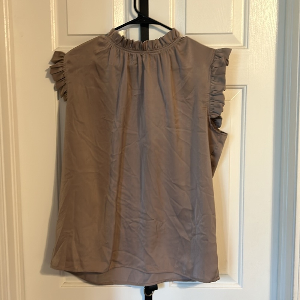 Beautiful work blouse - Picture 2 of 3